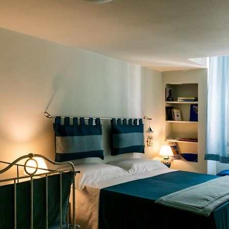 Ferienwohnung Palazzo Vaaz Mola di Bari Exterior foto