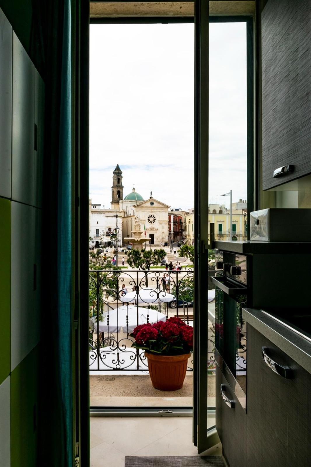 Ferienwohnung Palazzo Vaaz Mola di Bari Exterior foto
