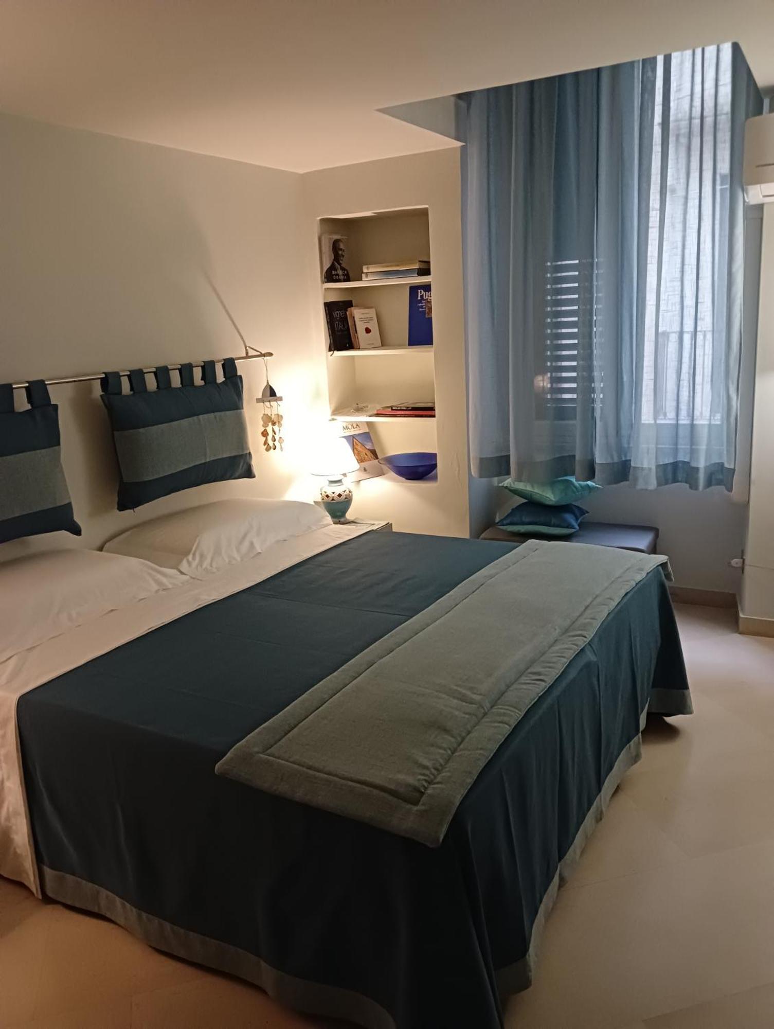 Ferienwohnung Palazzo Vaaz Mola di Bari Exterior foto
